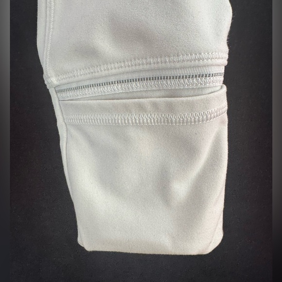 Lululemon Athletica Fresh Tracks 1/2 zip in white/cream Size 8. Good condition! - Picture 7 of 8